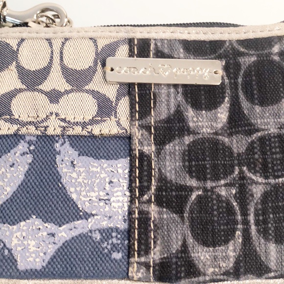 Coach wristlet - Picture 2 of 4